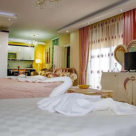 Ephesus Palaces מלון 3*